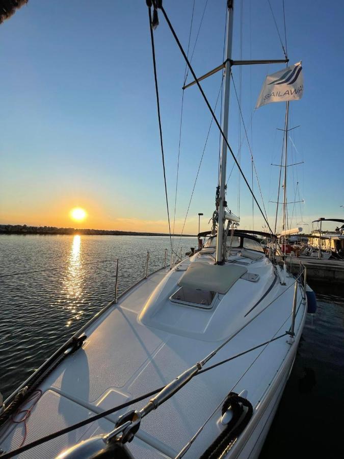 Aida Sailing Boat Botel Thessaloniki